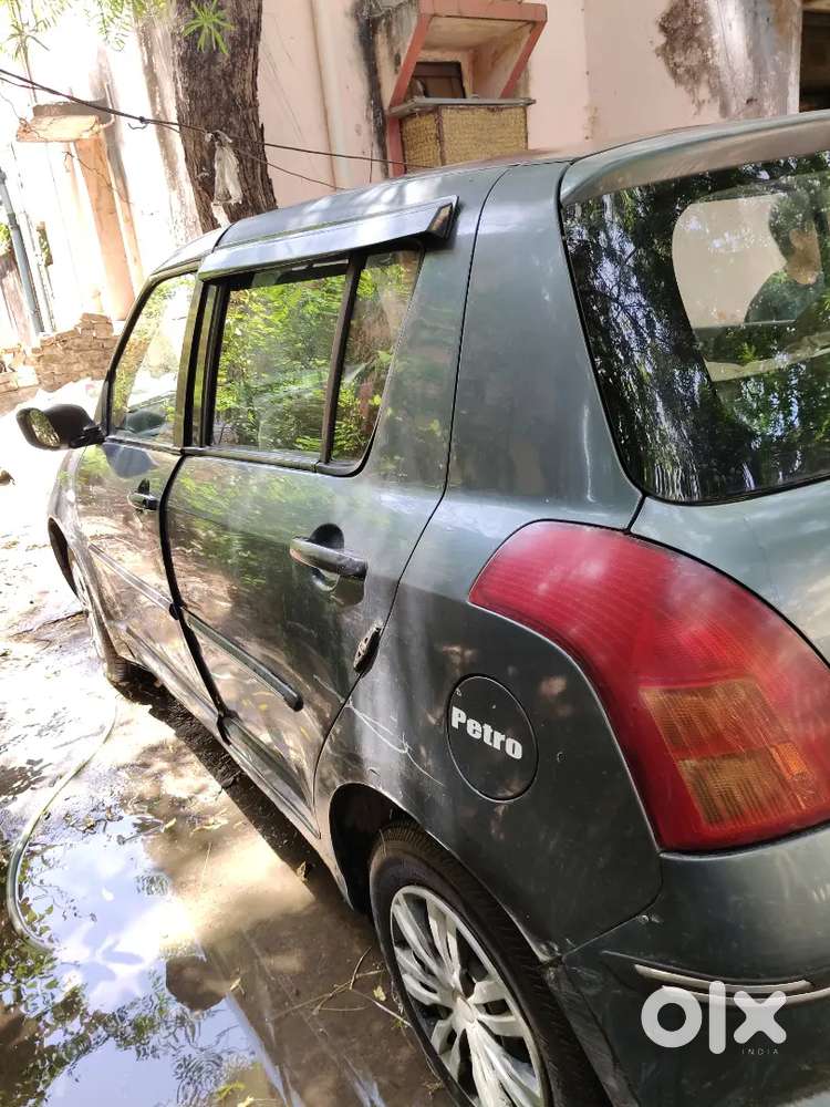 Maruti Suzuki Swift 2006 Petrol 67000 Km Driven