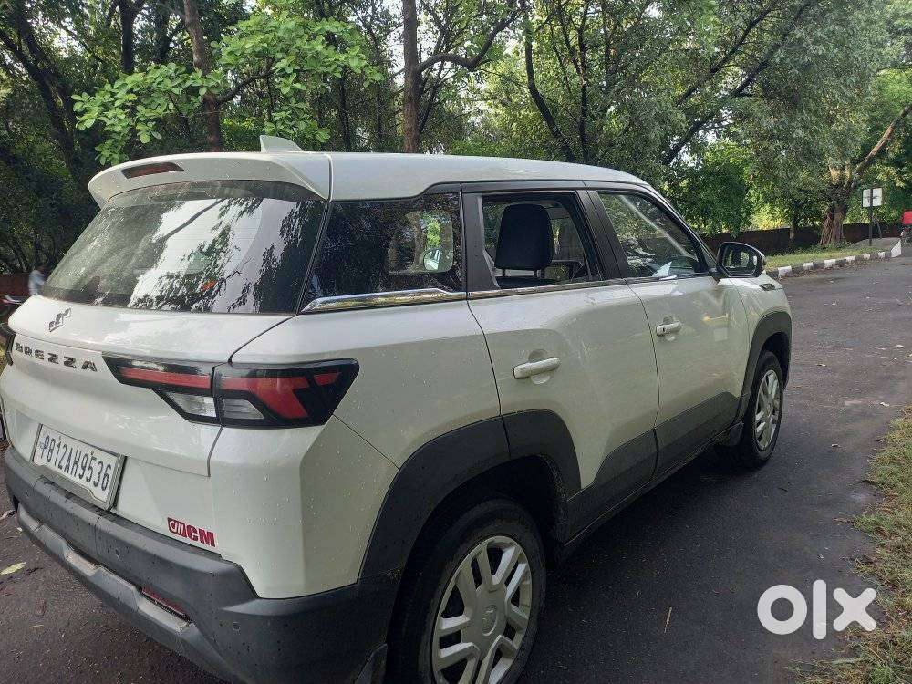 Maruti Suzuki Brezza 1.5 Vxi Smart Hybrid, 2023, Petrol