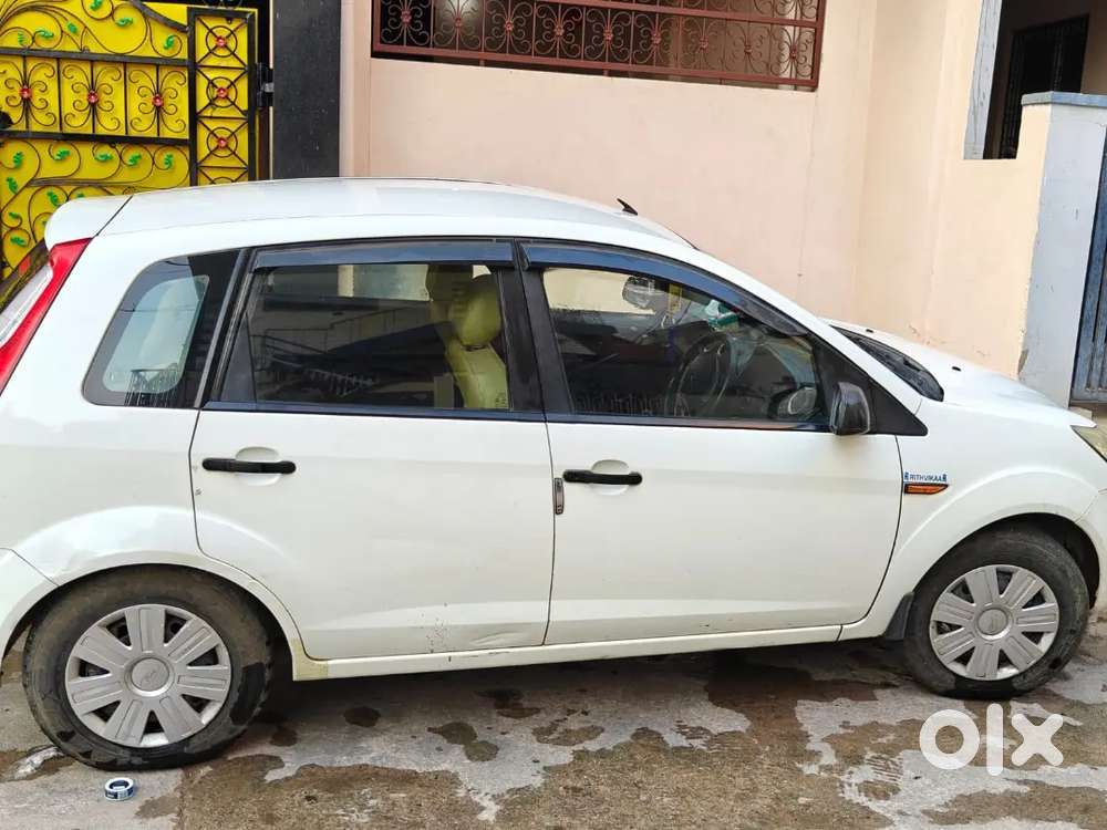 Ford Figo 2011 Petrol 100000 Km Driven