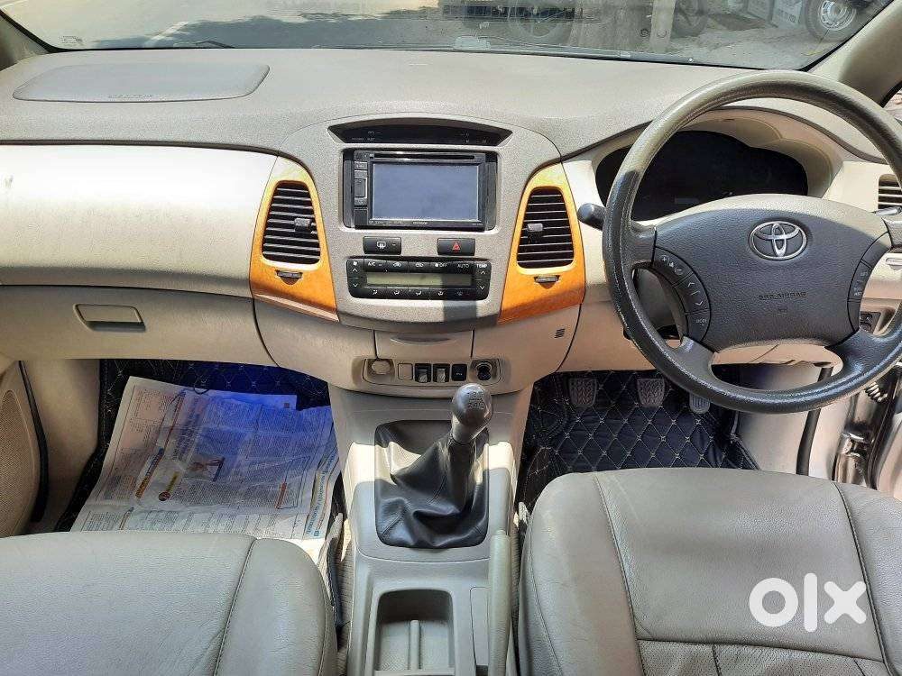 Toyota Innova 2.5 V 7 Str, 2011, Diesel