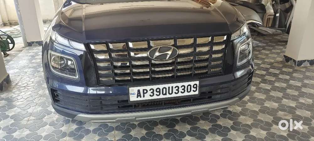 Hyundai Venue 2022 Petrol 21000 Km Driven