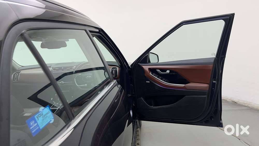 Hyundai Alcazar 2.0 Signature (o) Petrol At 6 Str, 2022, Petrol