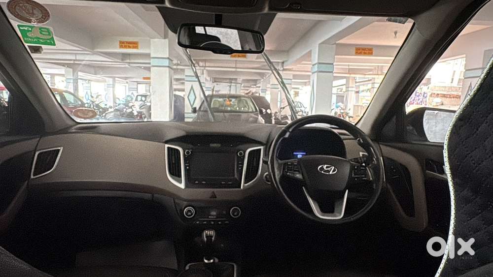 Hyundai Creta Petrol -top End - Sunroof