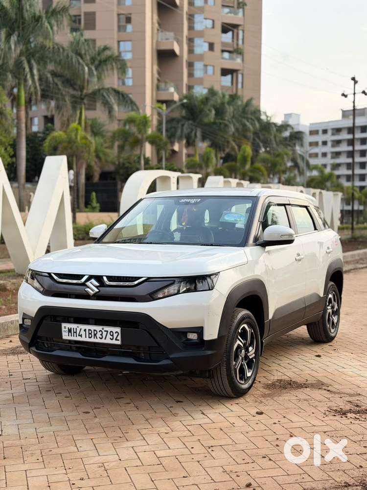 Maruti Suzuki Brezza 1.5 Vxi Smart Hybrid, 2025, Petrol