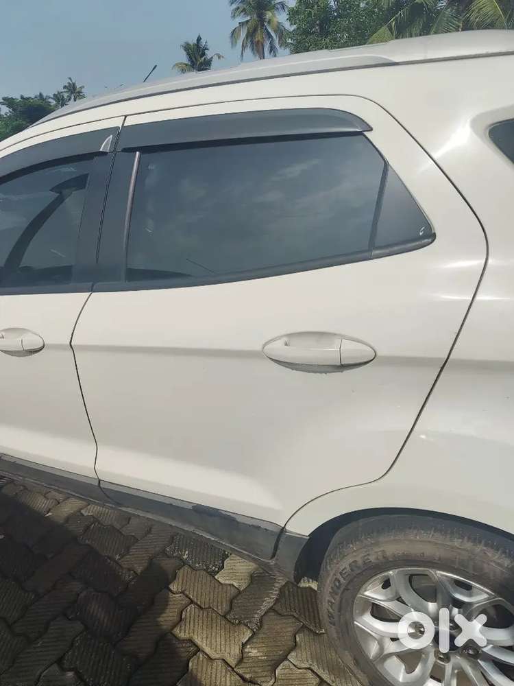 Ford Ecosport 1.5 Tdci Titanium Mt  2015  Diesel  Manual 1.77 Lakh