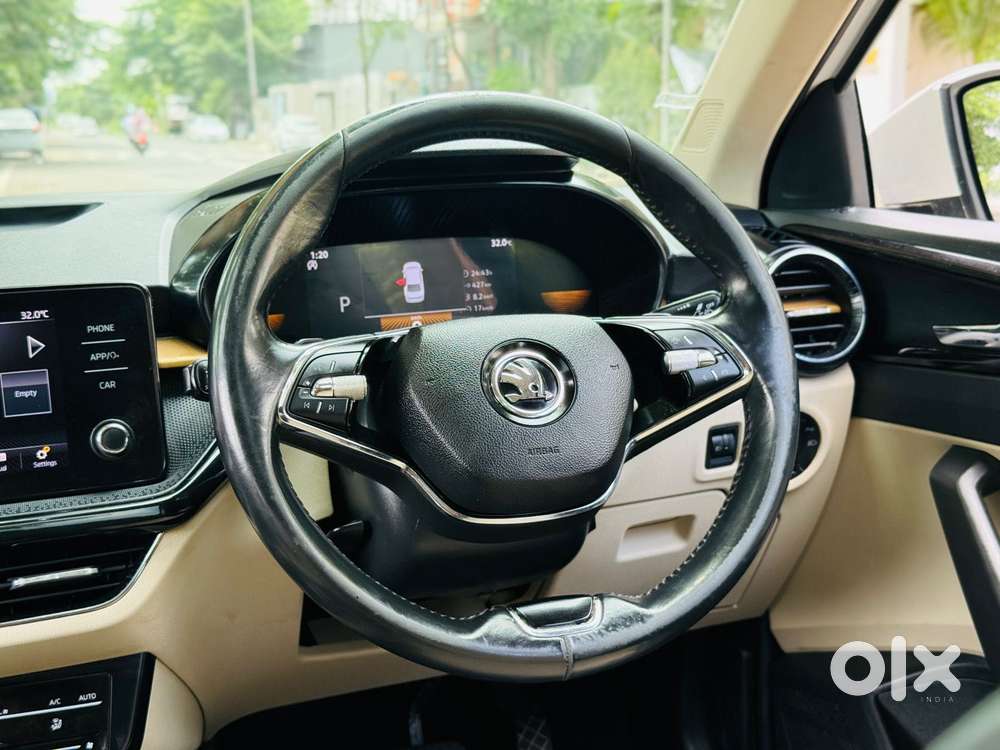 Skoda Slavia Style 1.0l Tsi At, 2023, Petrol