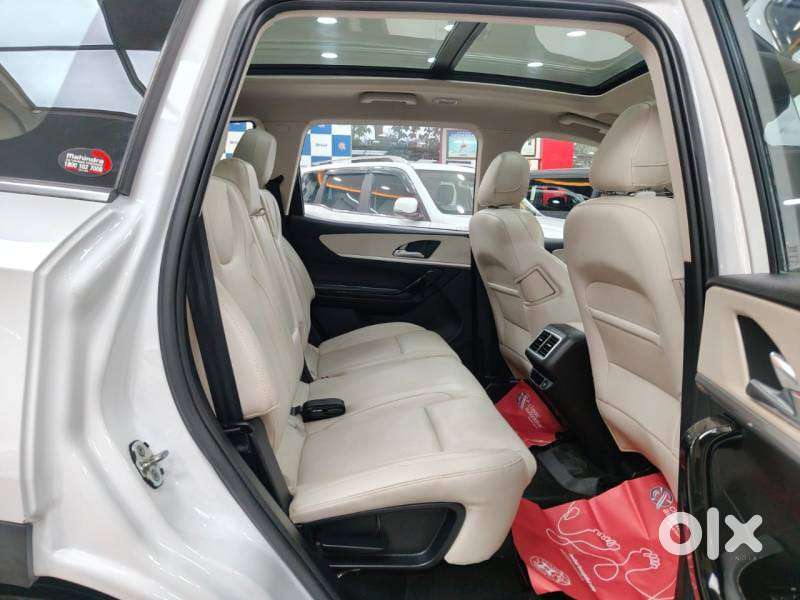 Mahindra Xuv700 2.0 Ax 7 Petrol At Luxury Pack Str, 2022, Petrol
