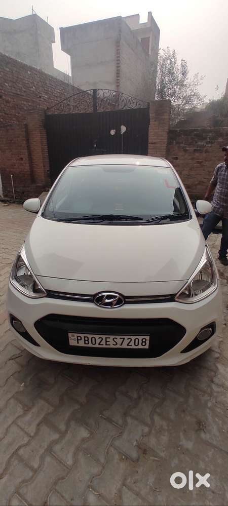 5 Seats ‘ Good Sound System With Display System