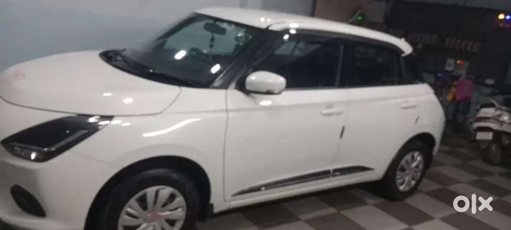 Maruti Suzuki Swift Vxi Petrol 2025 Ags