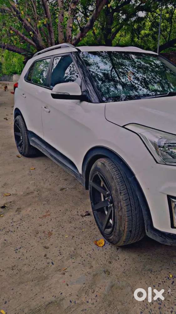 Hyundai Creta Petrol 2016 Year With 18 Inche Alloy Wheels And Power Bo