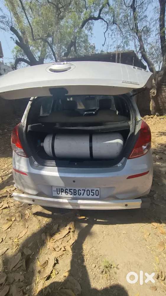 Hyundai I20 2012 Cng & Hybrids 72000 Km Driven