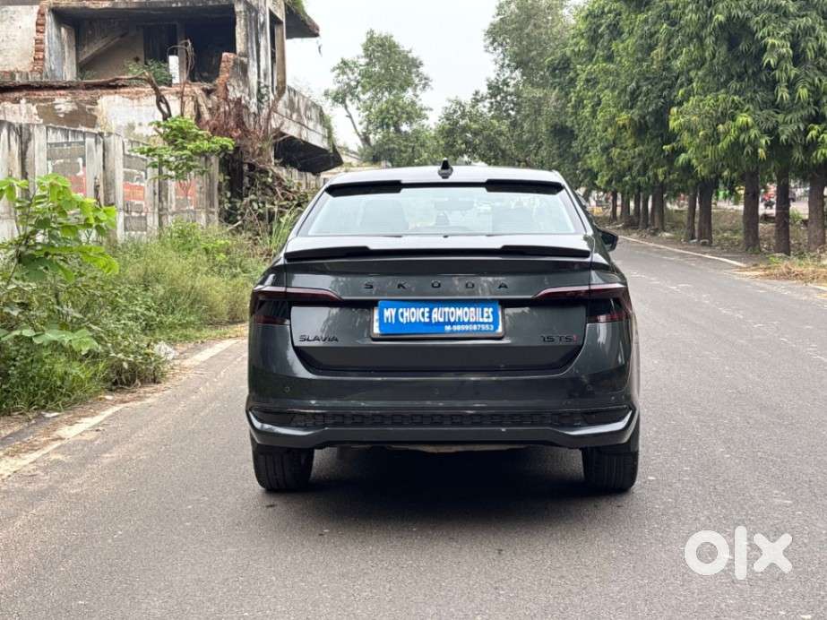 Skoda Slavia 1.0 Tsi Style At, 2023, Petrol