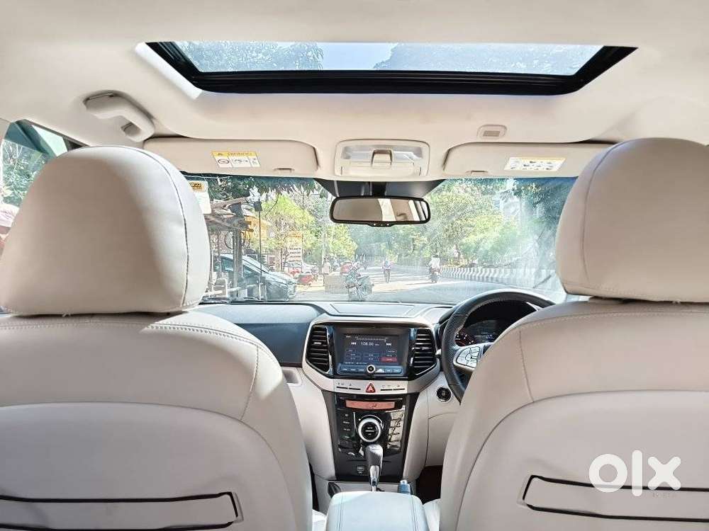 Mahindra Xuv300 1.2 W8 (o) Amt Petrol, 2023, Petrol
