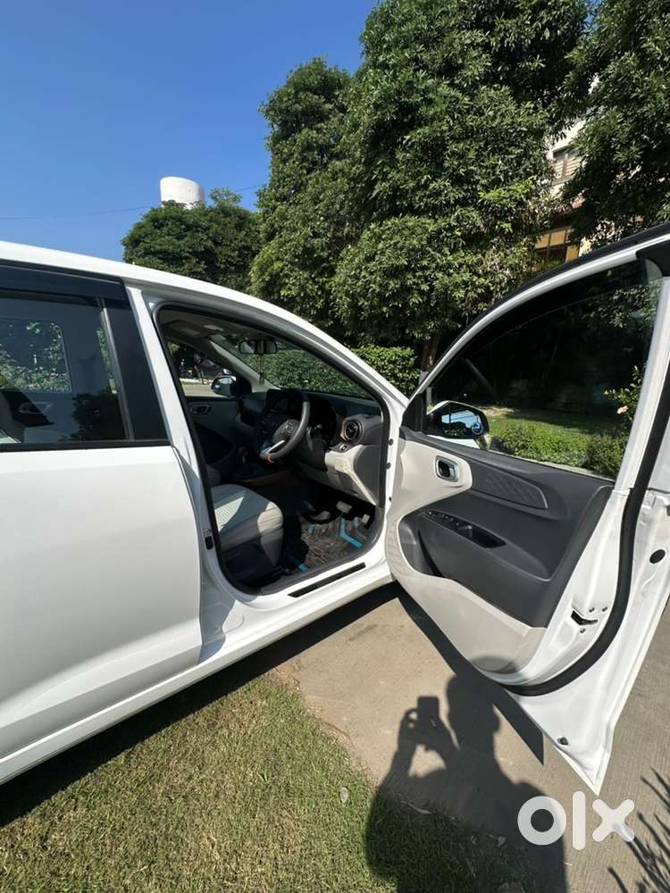 Hyundai Aura Petrol 2025 ( Automatic)