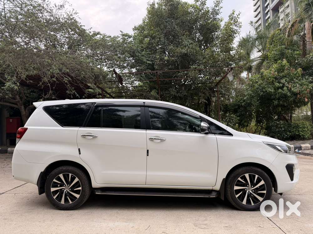 Toyota Innova Crysta 2.8 Zx At 7 Seater, 2022, Diesel