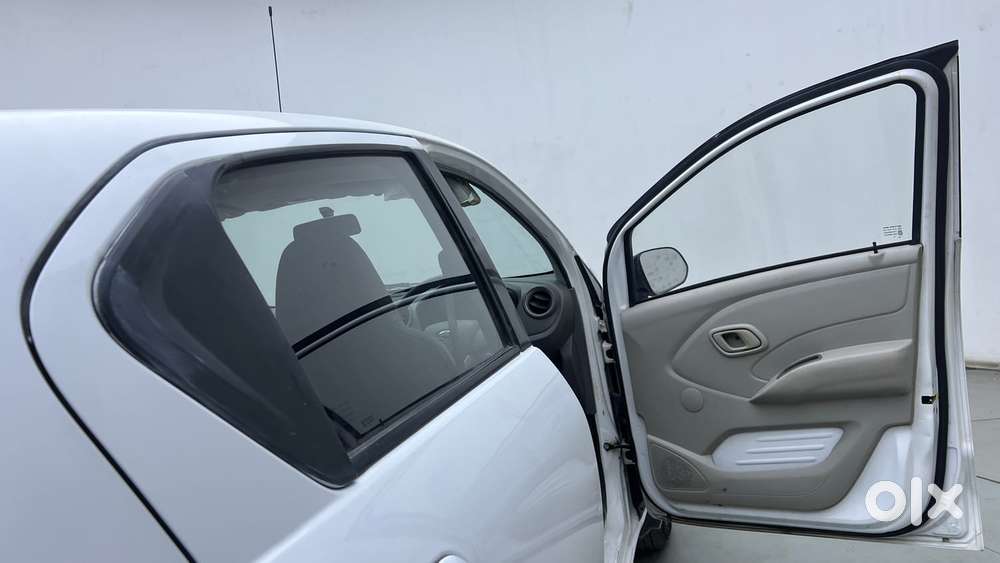 Datsun Redigo T Option, 2016, Petrol