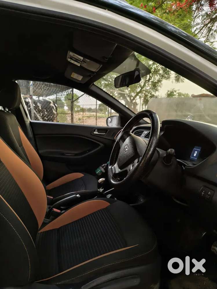 Top Model Hyundai I20 Active 2016 Petrol Well Maintained