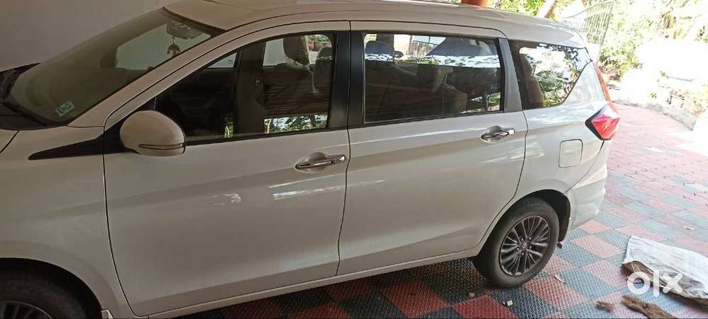 Good Condition. Hybrid. Rear Camera. Etc