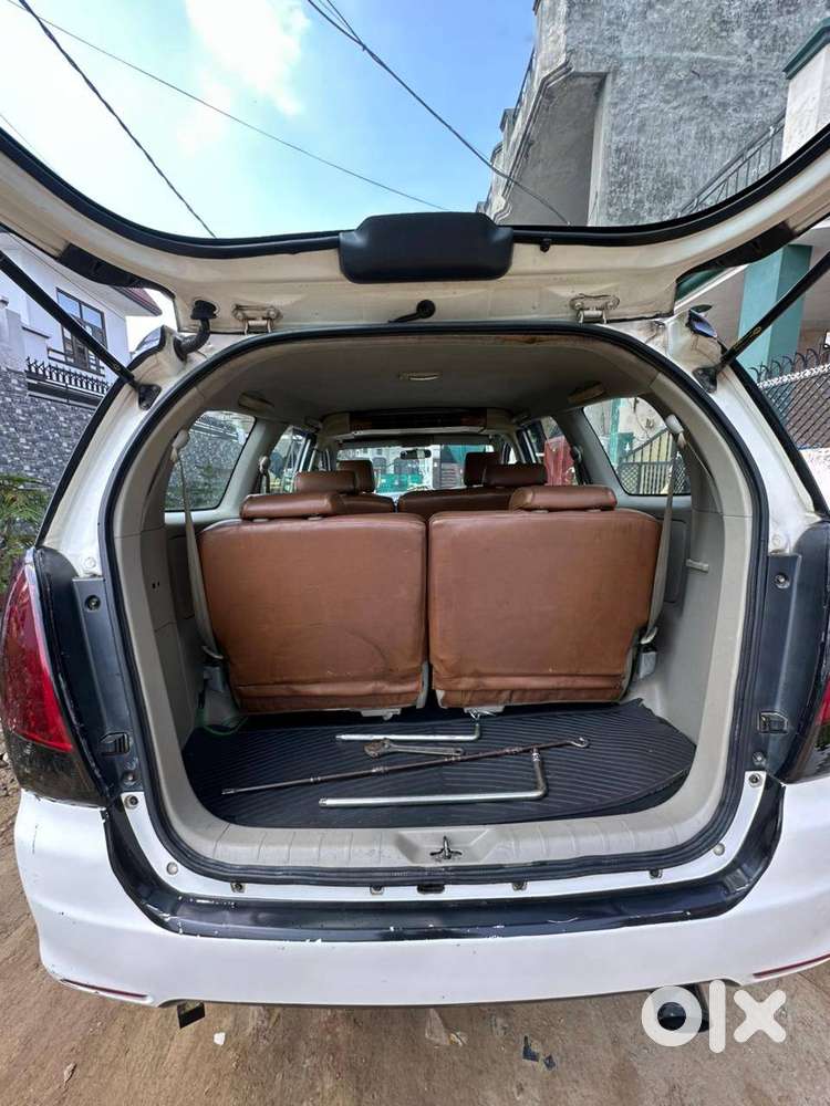 Toyota Innova 2011 Diesel Well Maintained