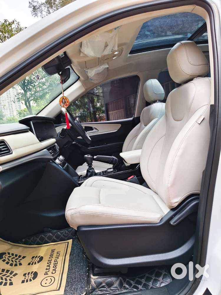 Mahindra Xuv700 2.2 Ax 7 Diesel Mt Str, 2025, Diesel