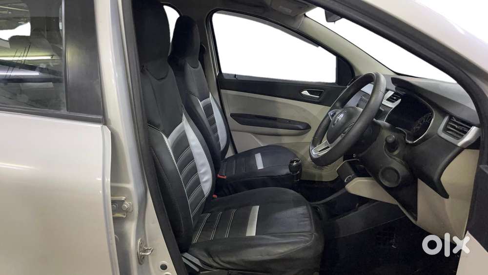 Renault Triber Rxz, 2021, Petrol