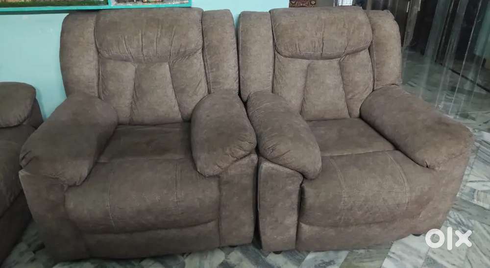 Sofa Set for Sale &ndash; 3 Seater + 2 Single Chairs