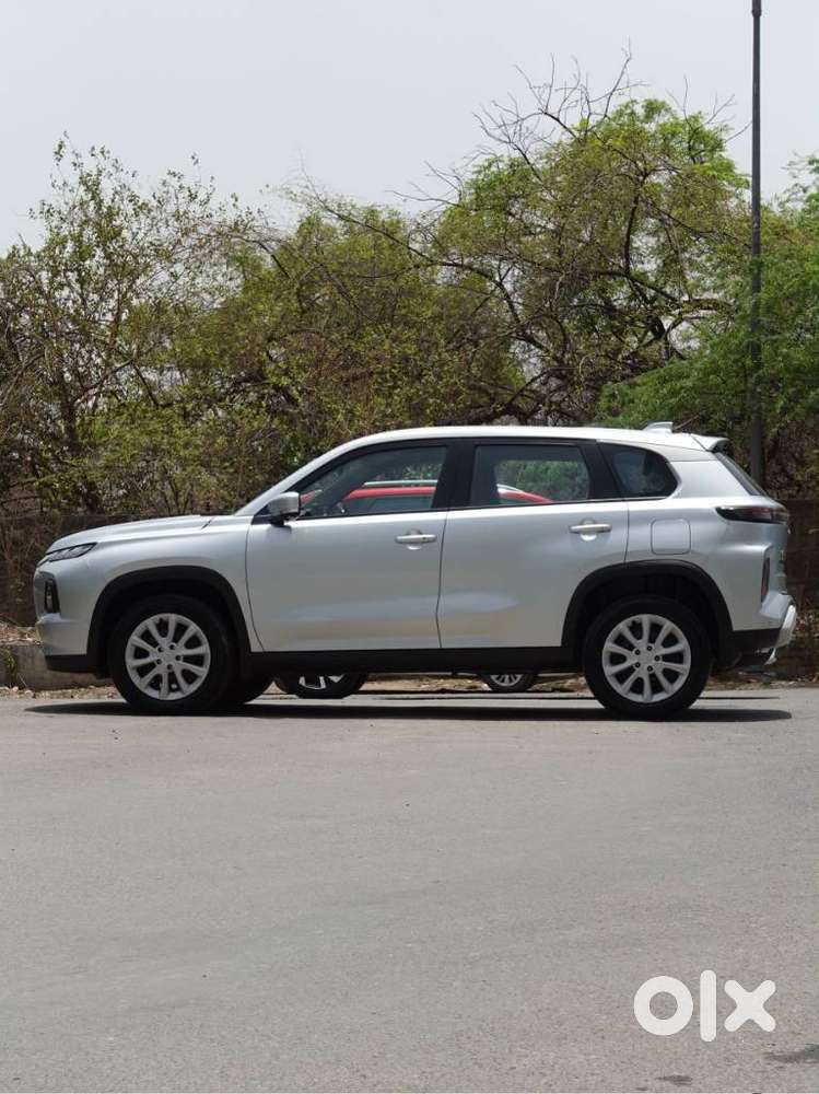 Maruti Suzuki Grand Vitara 1.5 Delta Smart Hybrid At, 2023, Petrol