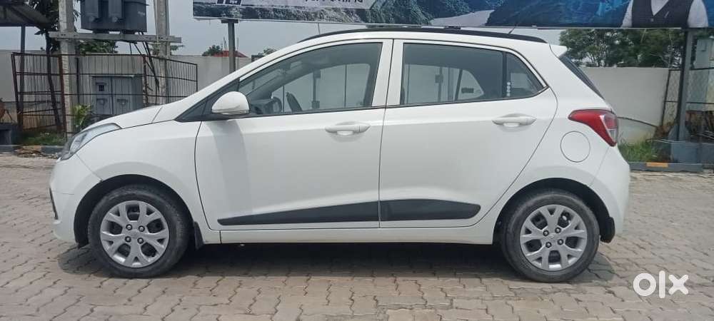 Hyundai Grand I10 Sportz, 2016, Petrol