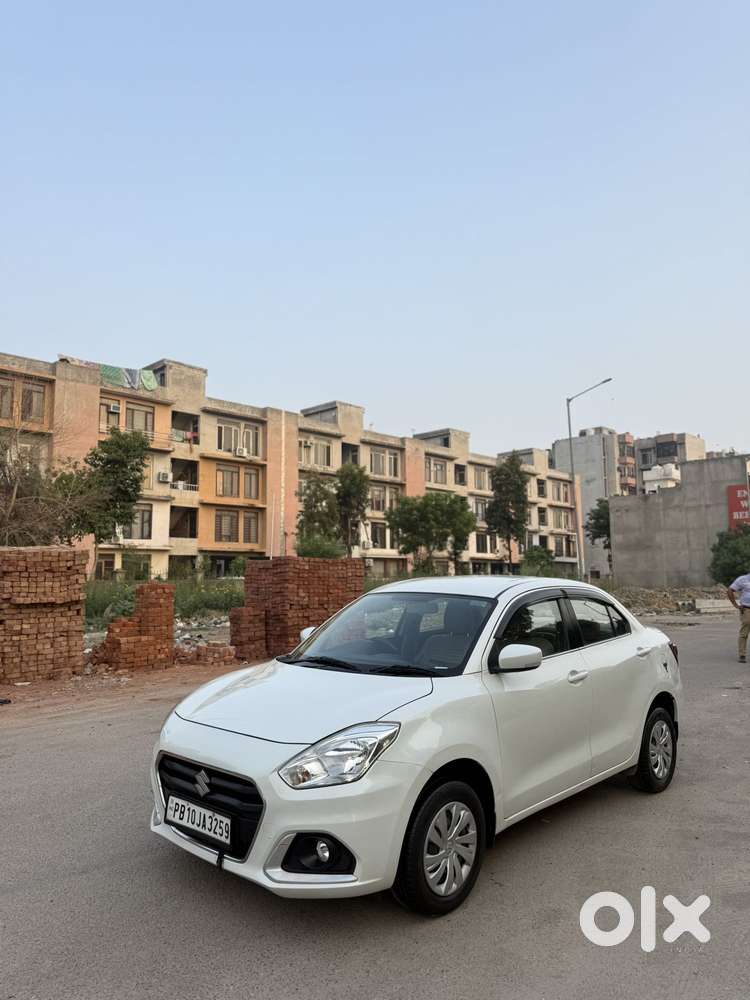 Maruti Suzuki Swift Dzire 1.3 Vxi, 2023, Petrol
