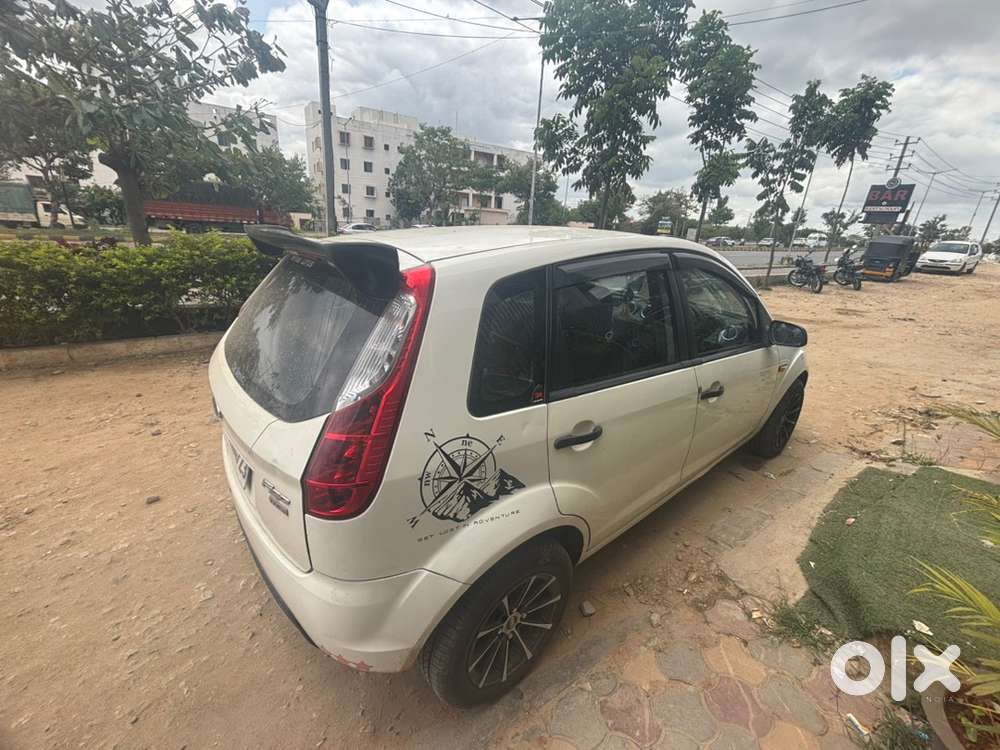 Ford Figo Diesel Zxi 2010