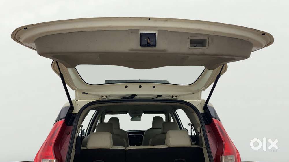 Mahindra Marazzo M8, 2018, Diesel