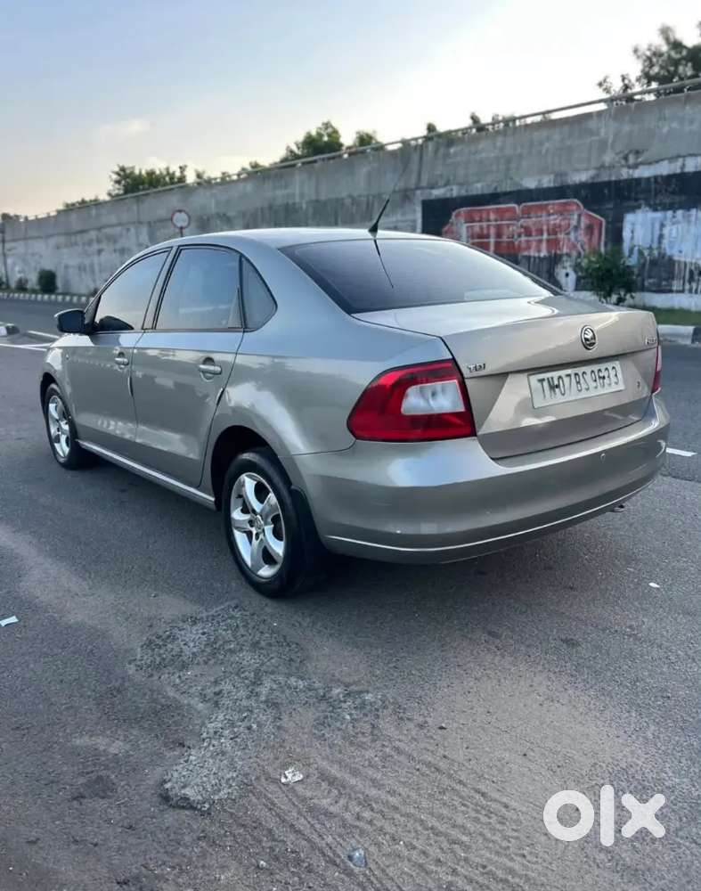 Skoda Rapid Elegance 2012