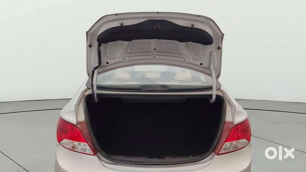 Hyundai Verna Fluidic 1.6 Vtvt Sx, 2013, Petrol