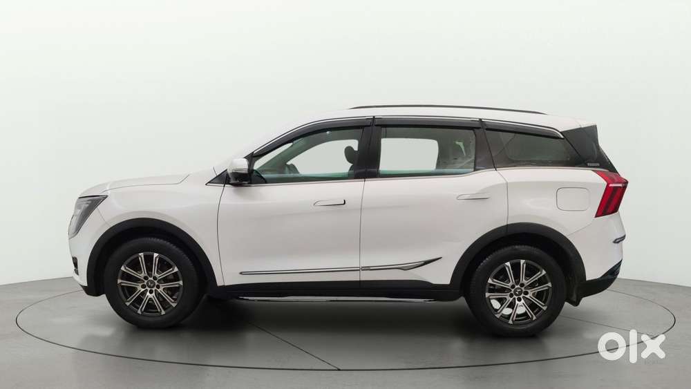 Mahindra Xuv700 2.0 Ax 5 Petrol Mt 7 Str, 2021, Diesel