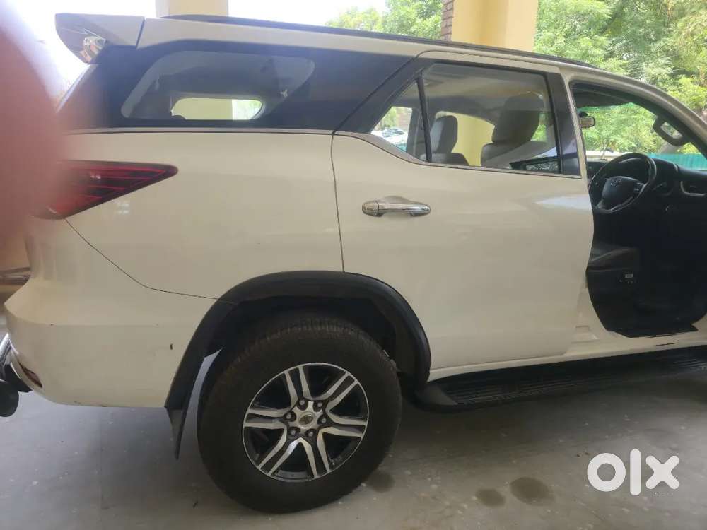 Toyota Fortuner 2018 Diesel 176000 Km Driven