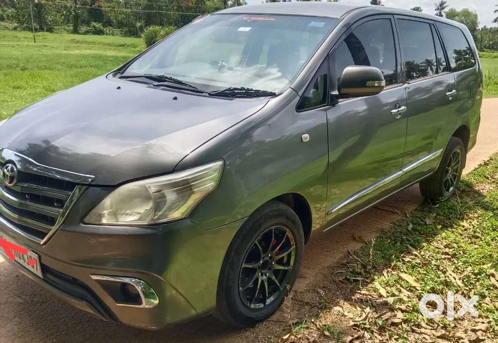 Toyota Innova 2011