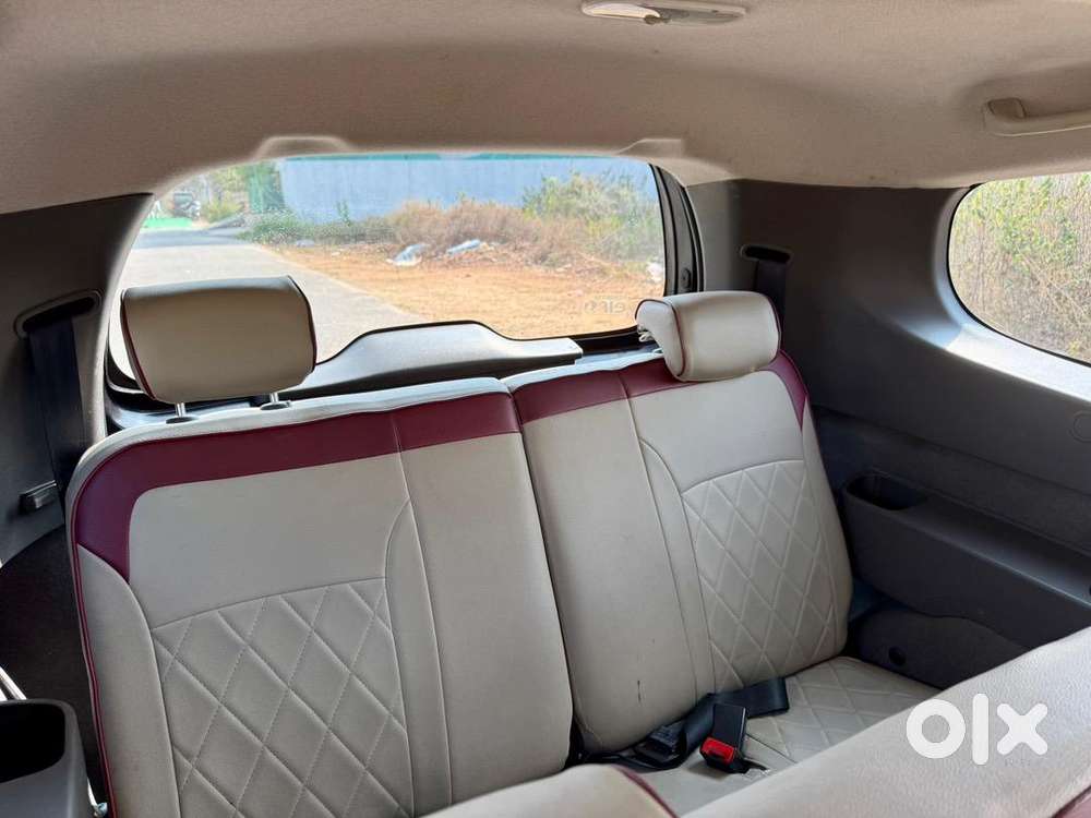 Renault Lodgy 7+ Eight Seater