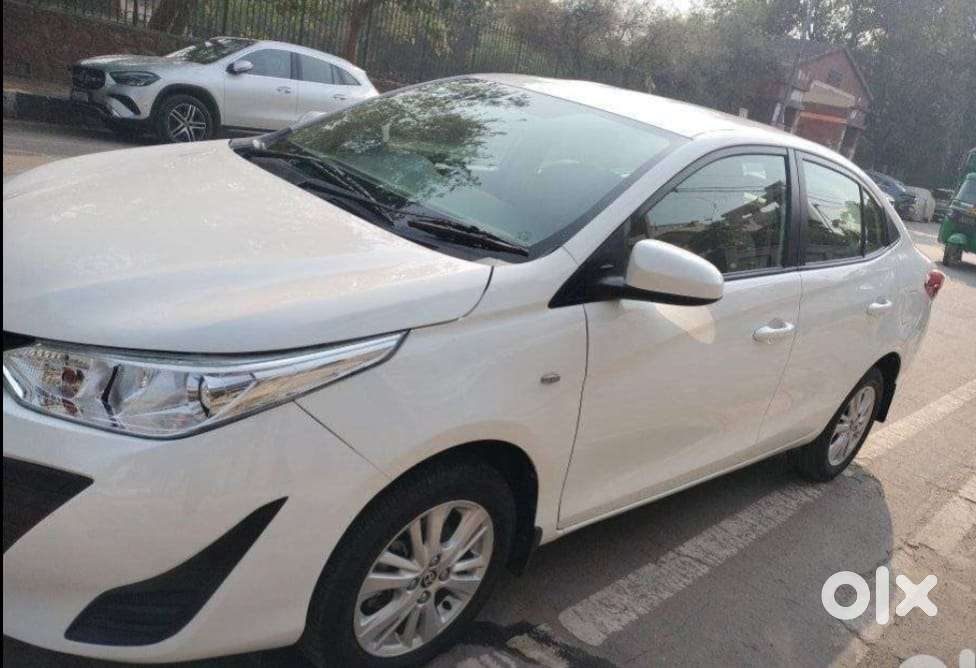 Toyota Yaris J Cvt, 2021, Petrol