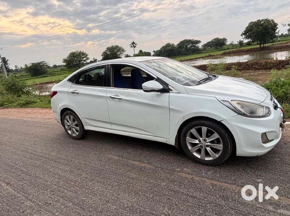 Hyundai Fluidic Verna Diesel 185000 Km Driven