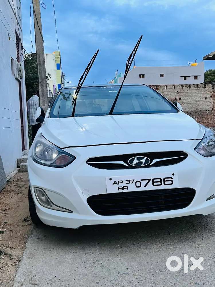 Hyundai Verna 2013 Fluidic Diesel Manual