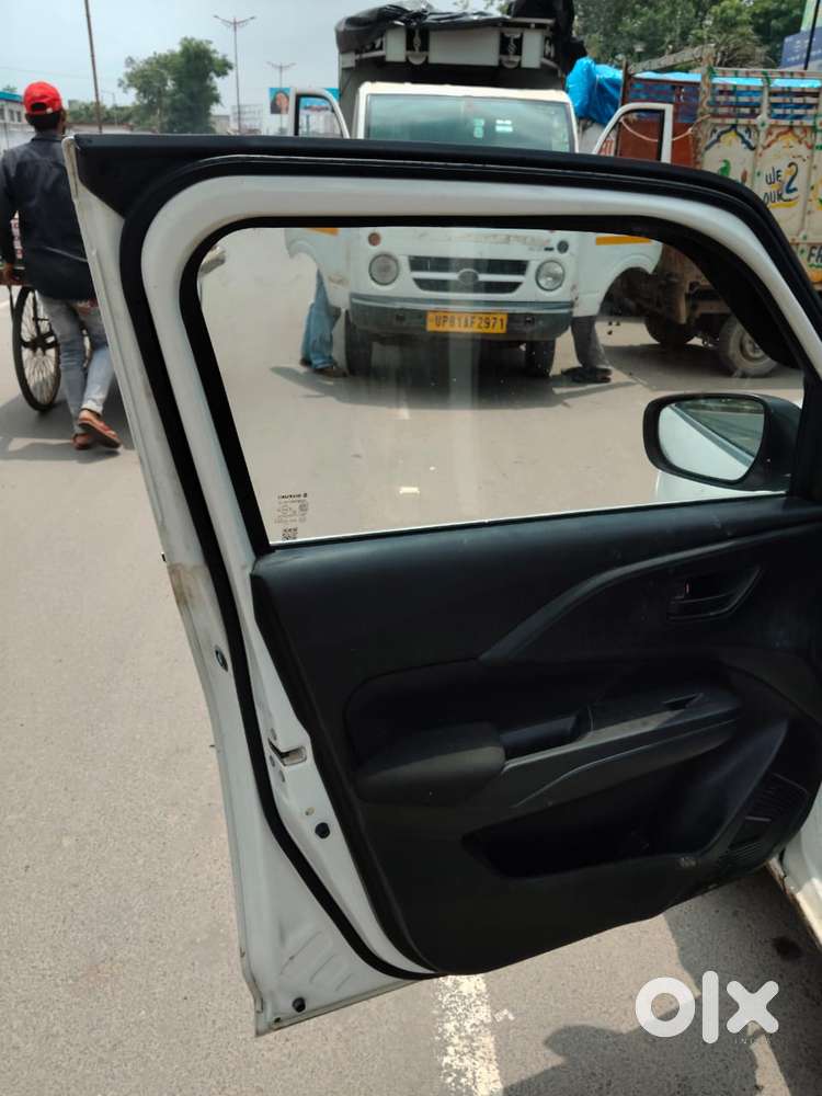 Maruti Suzuki Swift Lxi Option, 2025, Petrol