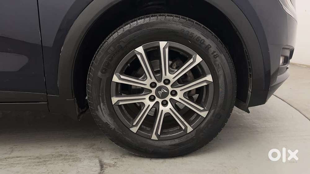 Mahindra Xuv700 2.2 Ax 7 Diesel Mt Luxury Pack Str, 2023, Diesel