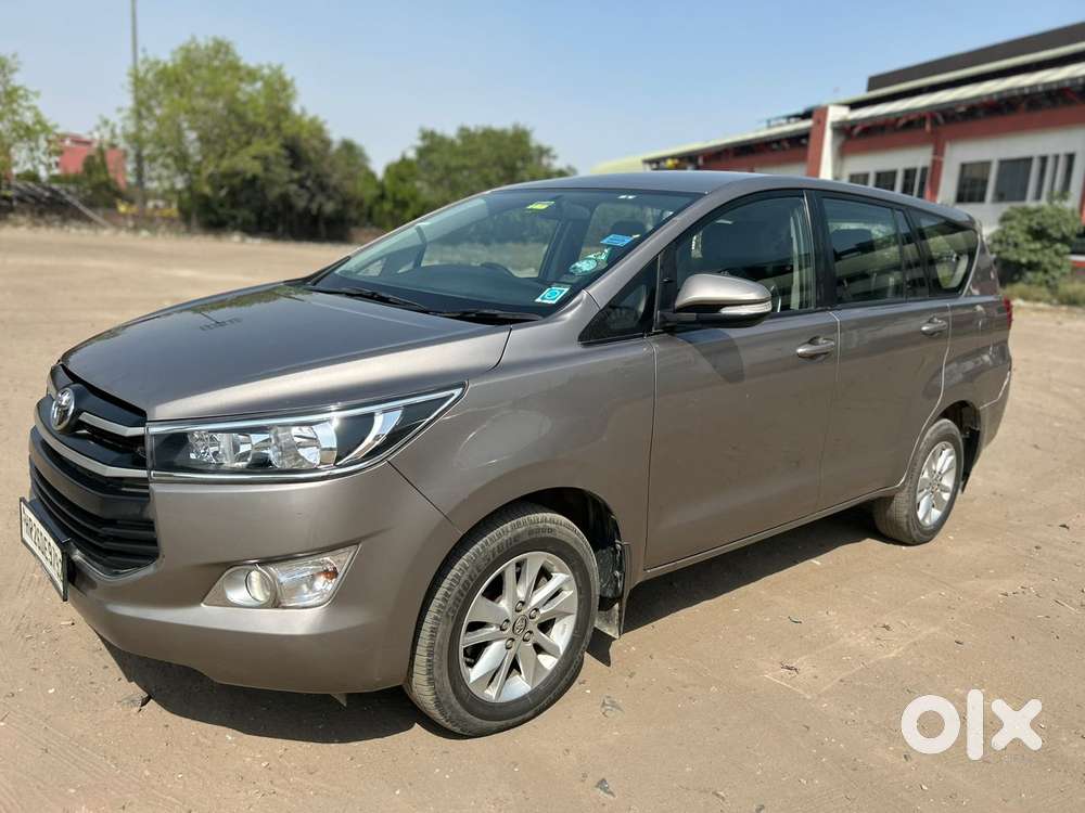 Toyota Innova Crysta 2.4 Gx Mt 8s, 2017, Petrol