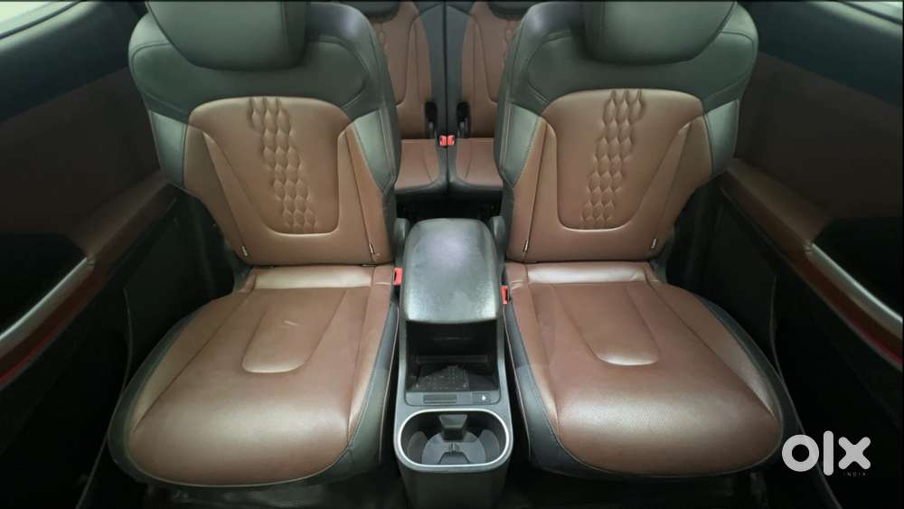 Hyundai Alcazar 2.0 Signature (o) Petrol At 6 Str Dual Tone, 2021, P..