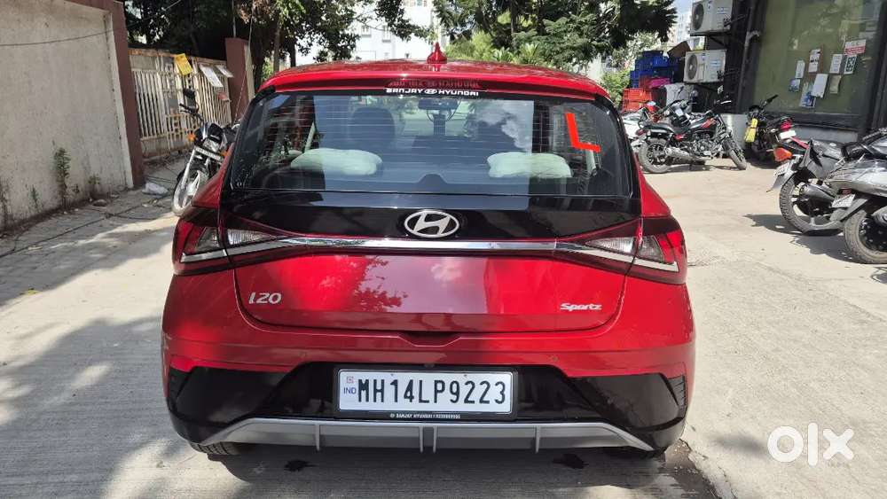 Like-new Hyundai I20 Sportz Manual  5.8k Km  ₹1.8l Premium Upgrades