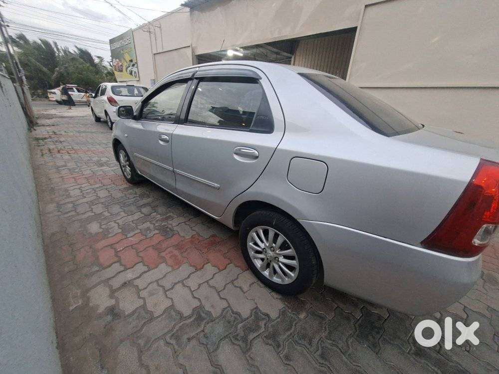 Toyota Etios V, 2012, Petrol