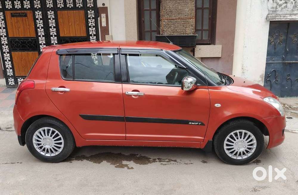 Maruti Suzuki Swift Vxi + Manual, 2009, Petrol
