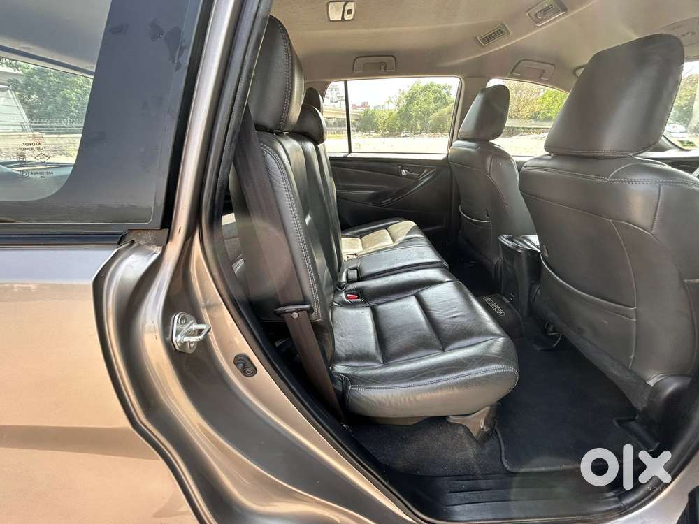 Toyota Innova Crysta 2.4 Gx Mt 8s, 2017, Petrol