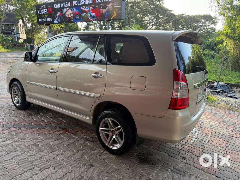 Original Kerala Well Maintained Family Used Innova For Sale