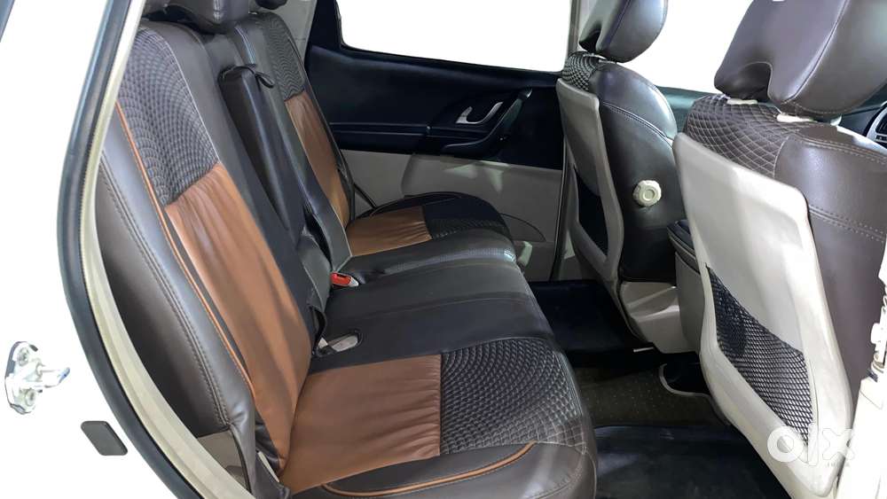 Mahindra Xuv500 At G 2.2 Mhwak, 2017, Petrol